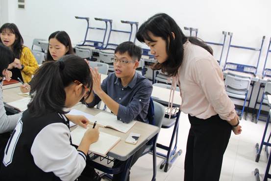 老师与学员的交流