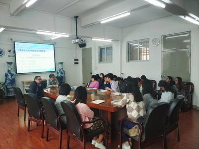 马亚中教授与员工亲切交流